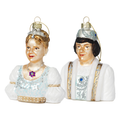 Askepott og Prinsen fra "Tre nøtter til Askepott" - Drei Haselnüsse für Aschenbrödel. Begge er ikledd hvite og blå antrekk med gulldetaljer og glitter, samt tiara og hatt.