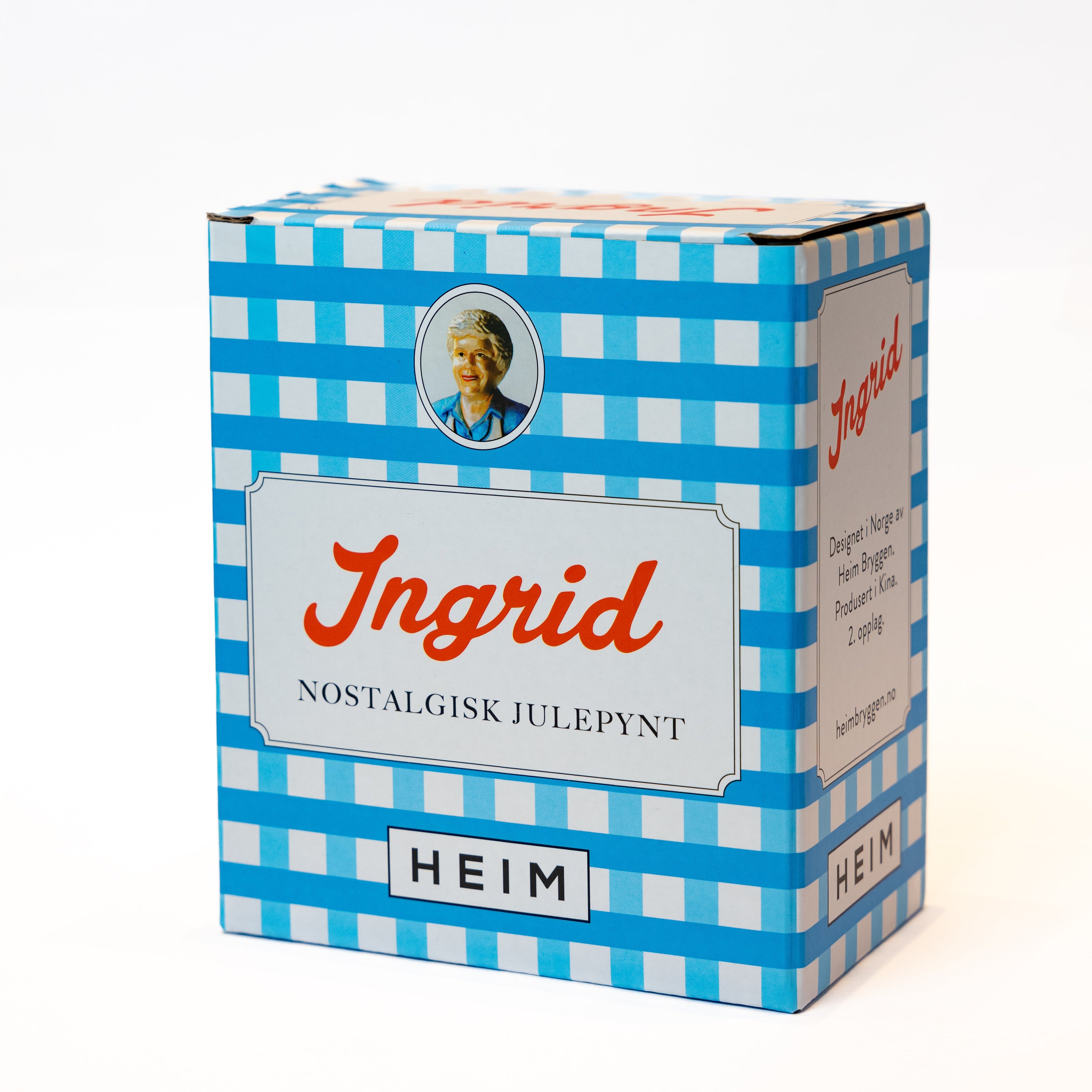 INGRID Julekule - By HEIM Studio i nostalgisk blårutet eske med bilde av ikonisk TV-kjøkkenkvinne for julestemning