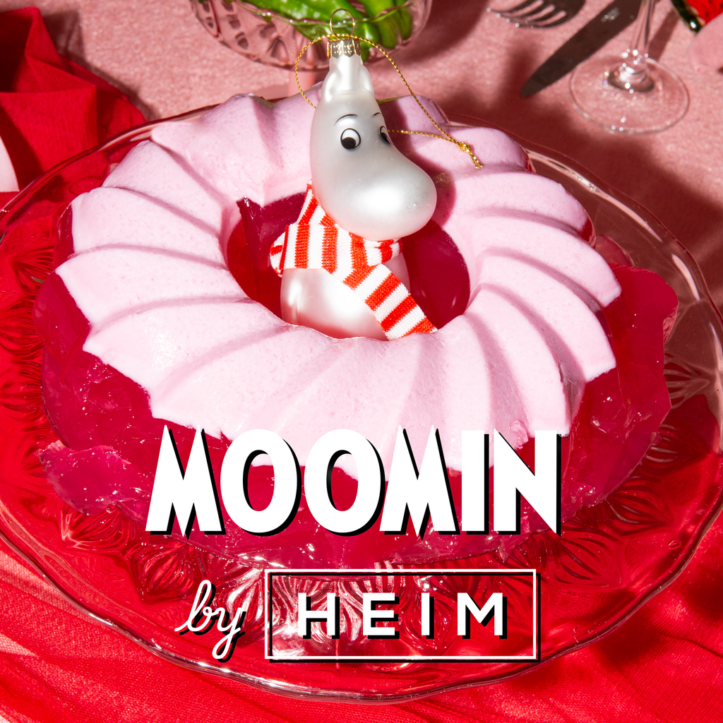 LILLE MY Julekule - MOOMIN by HEIM med detaljert figur i hvit og rødt skjerf i julepyntdesign